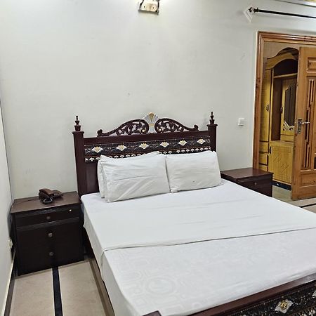 Butt Lodges 2 Islamabad Bagian luar foto